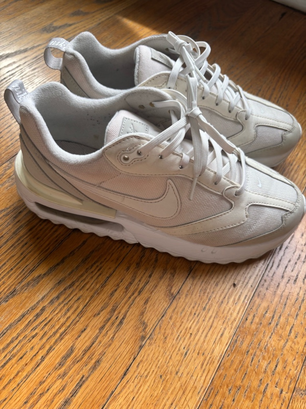 Nike Cream/White Mesh & Suede Sneakers Size 8 - Picture 4 of 7